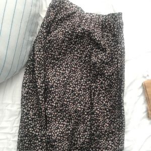 Midi skirt American Eagle black floral Medium